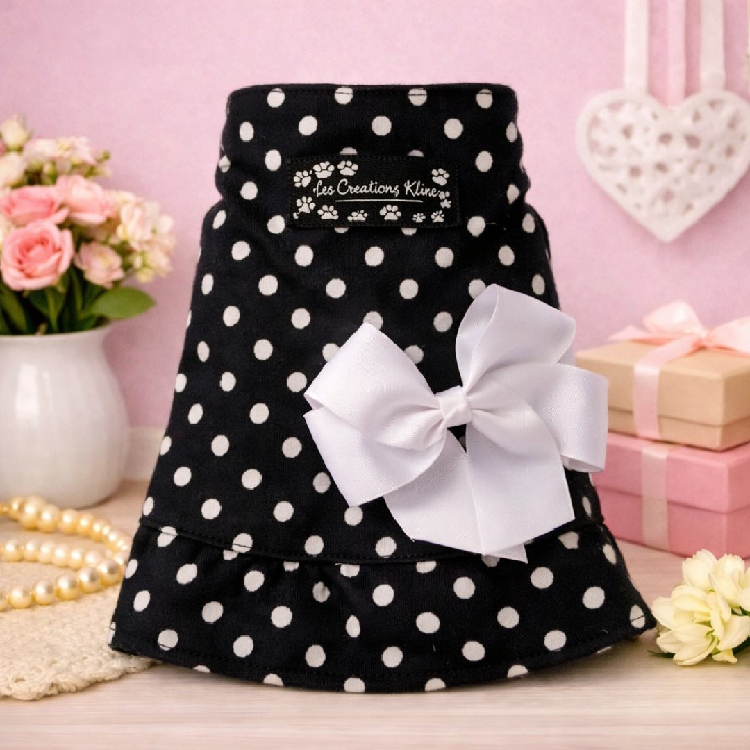 Robe pour Chien – Noire à Picots Blancs Sans Manches